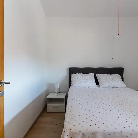 Appartement With Parking Space - 24653