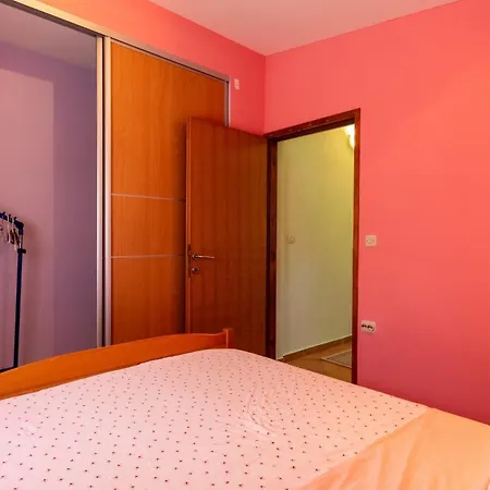 Appartement With Parking Space - 24653 Vir