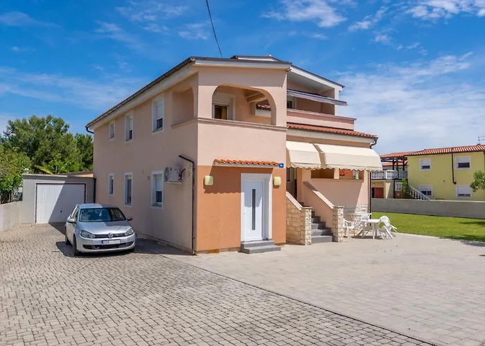 Appartamento With Parking Space - 24653 Vir